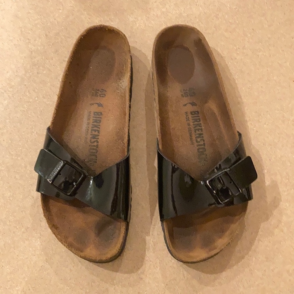 GUC Birkenstock sz 40 black patent leather